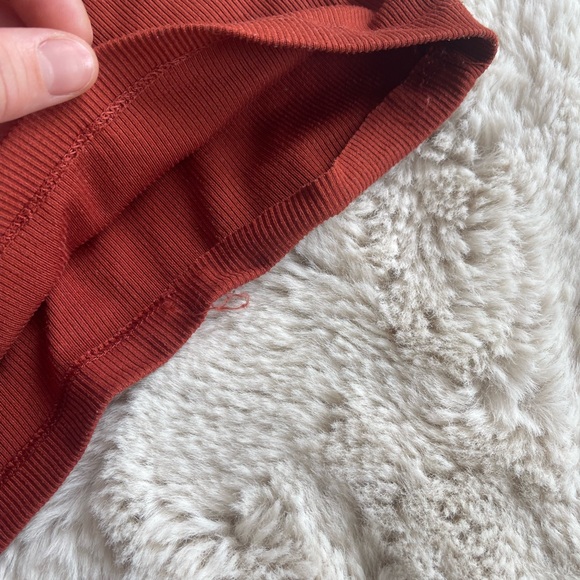 Women's Rust Ribbed Top - Picture 6 of 6
